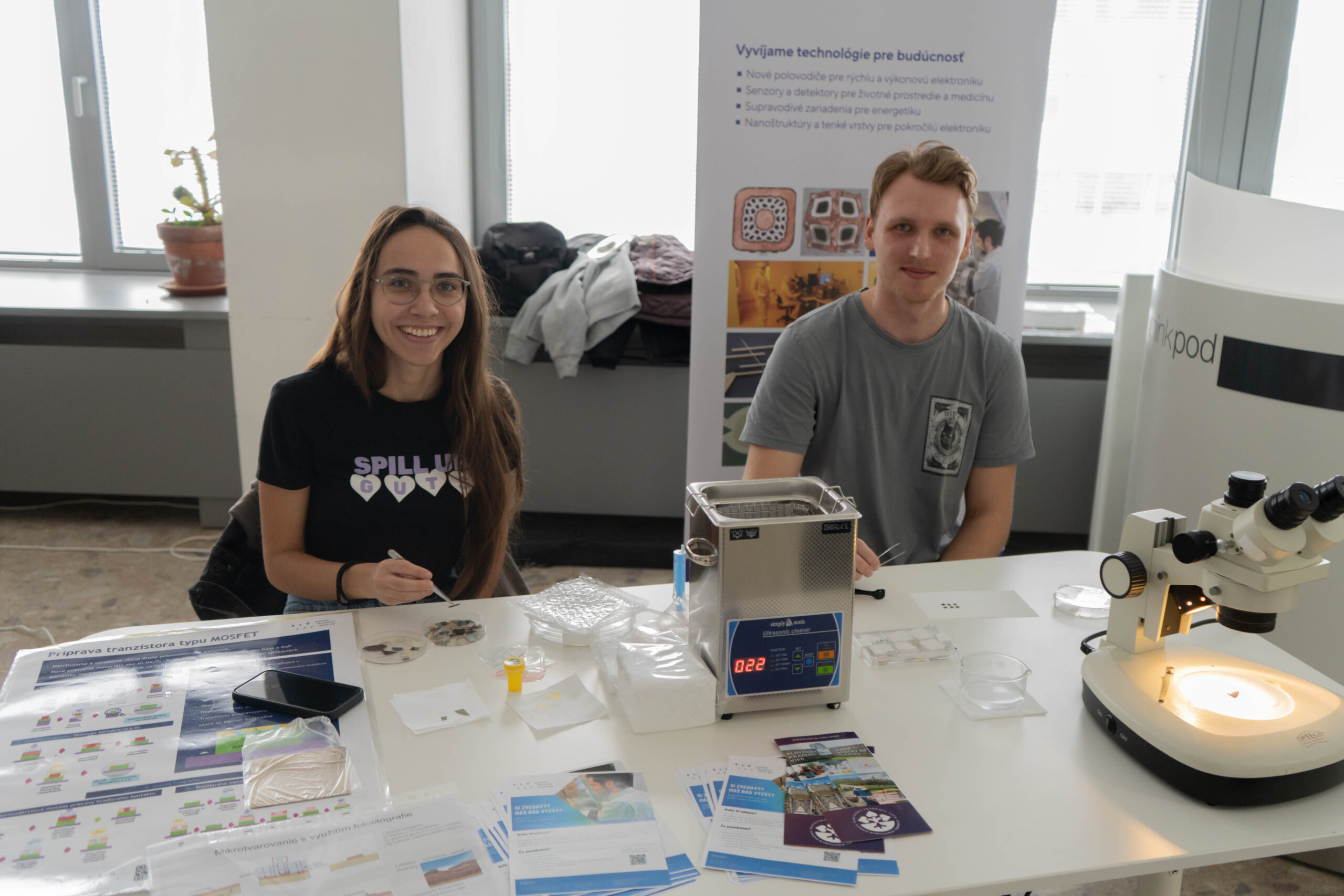 Dievčatá, vstúpte do sveta čipov!