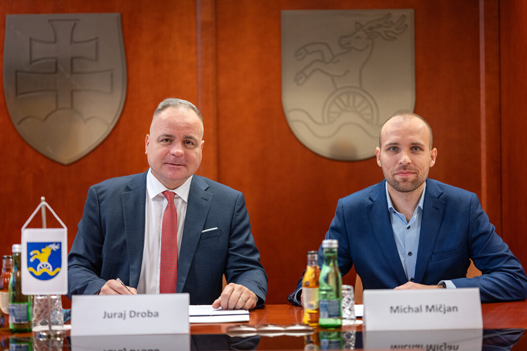 Slovenské čipové kompetenčné centrum podpísalo strategické memorandum s Bratislavským samosprávnym krajom